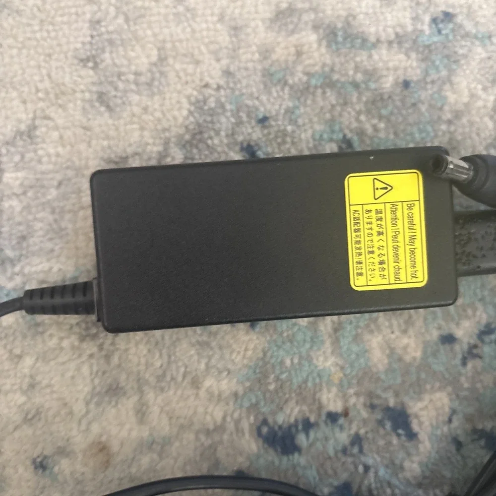 Toshiba Original OEM 65W AC Power Adapter Charger PA3822U-1ACA